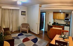 Apartamento completo no Batel